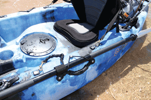 The large centre hatch can be used as dry storage or you can fit a tackle tray inside it.