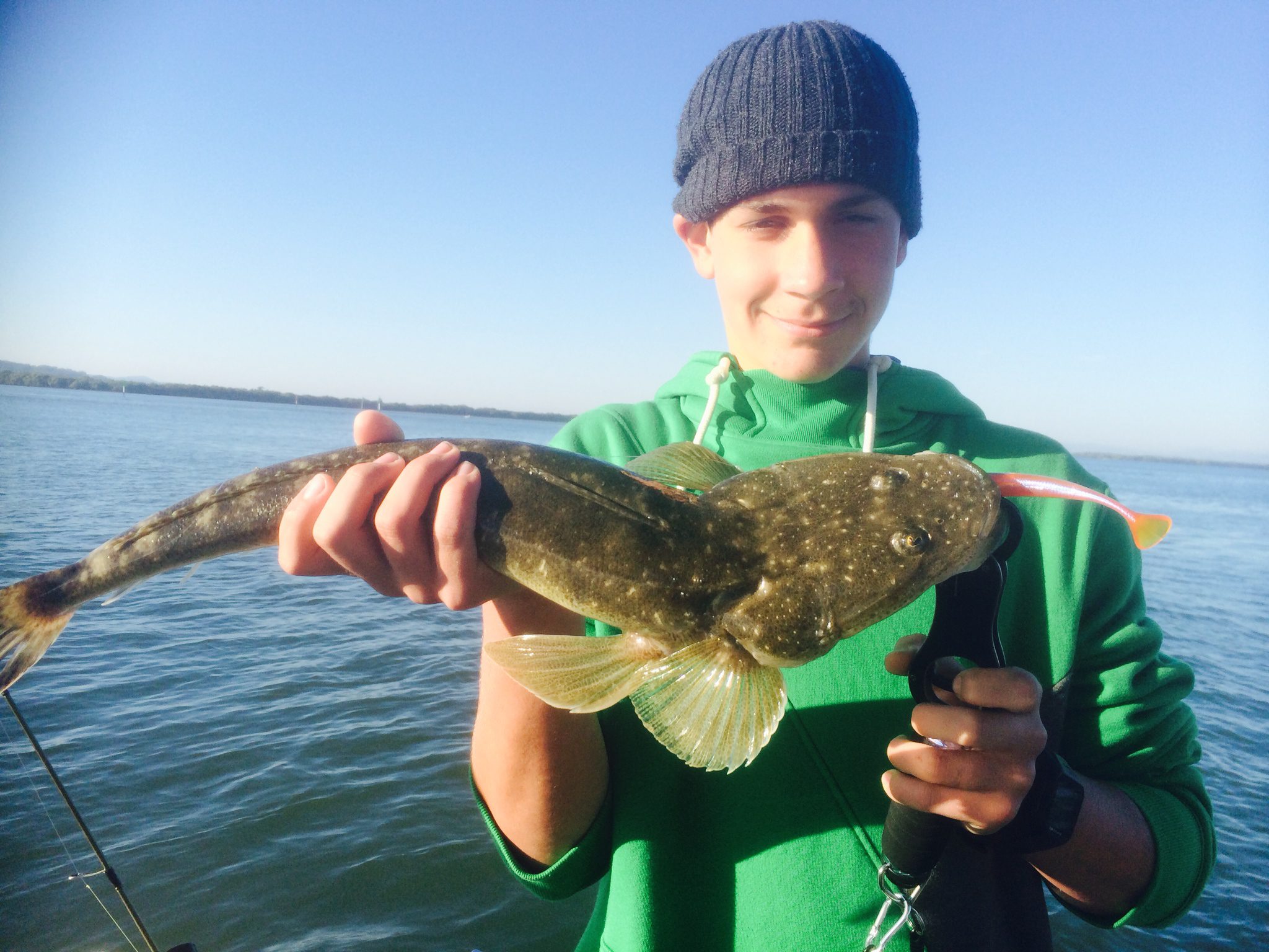 Young blaze call this nice Flathead on a Wilson flat shad on a one quater oz jighead. Casting at a drain at low tide.