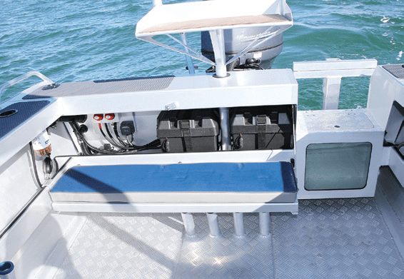 The stern of the boat is well laid out with the battery centrally positioned and switches within easy reach. There is also a rear lounge, functional bait board and large live-bait tank.