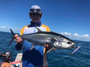 hervey bay fishing action