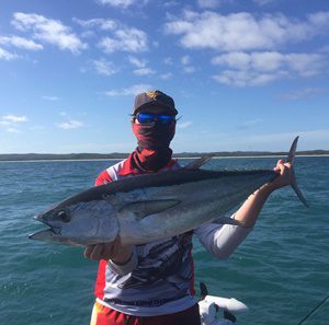 hervey bay fishing action